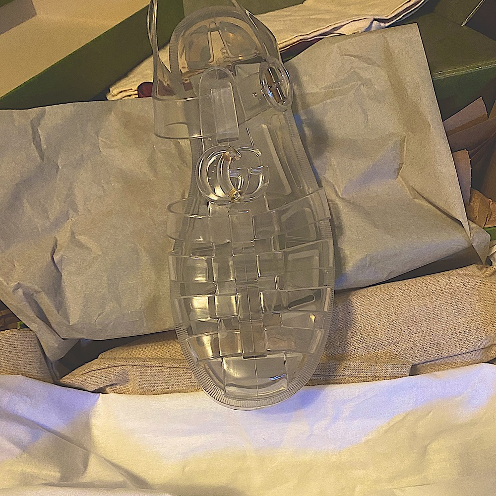 Men’s. Gucci sandals size 10